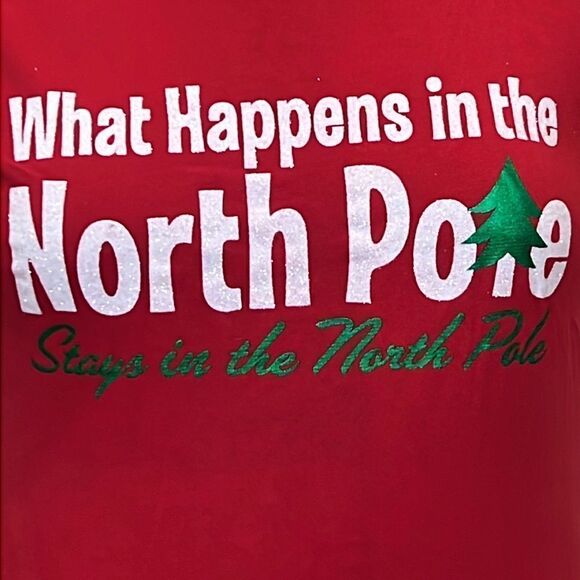 Piper & Blue "What Happens in the North Pole" Fitted T-Shirt - Size XL - Picture 1 of 11